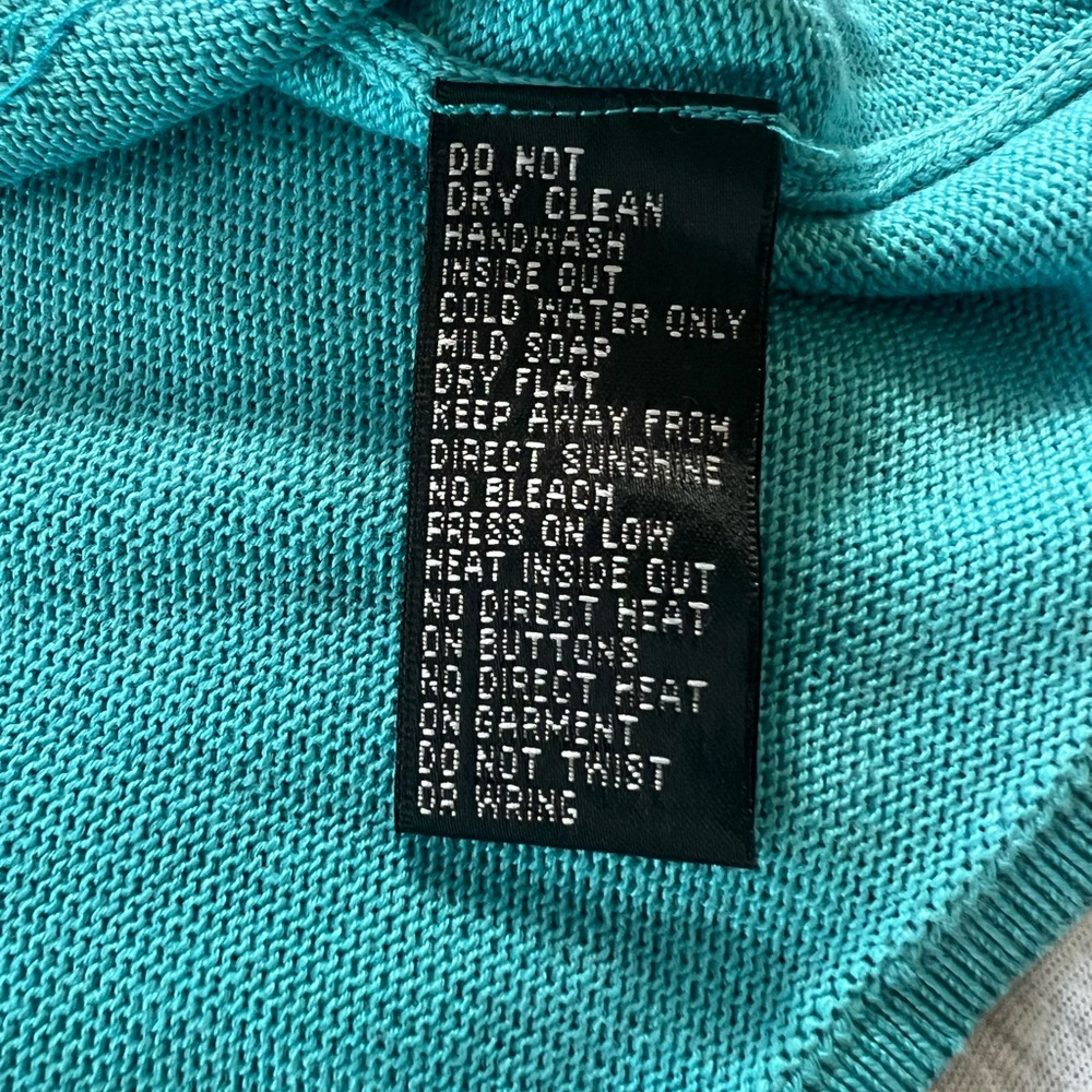 Blue Parrot Embroidered Sweater - Picture 7 of 13